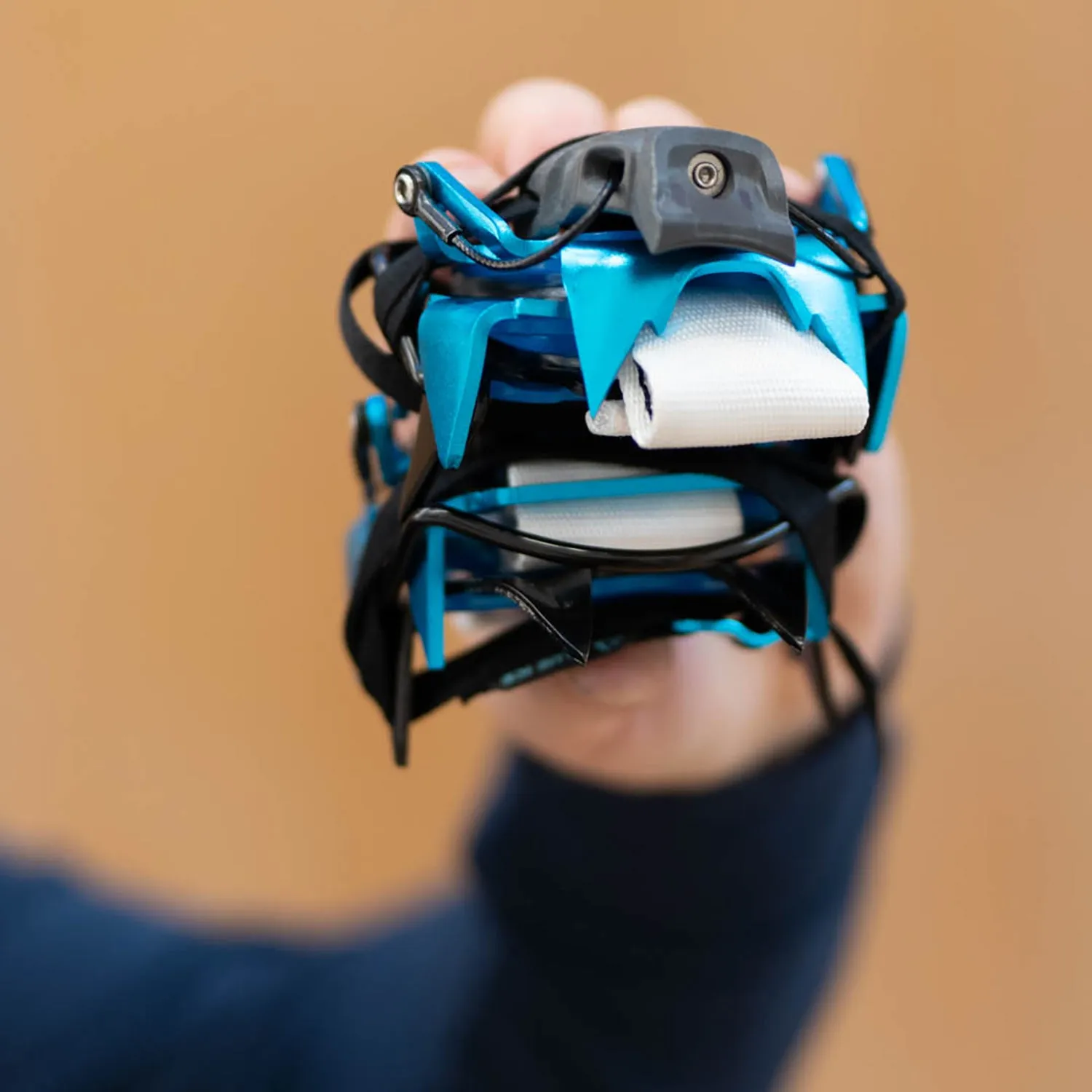 Blue Ice Harfang Crampon